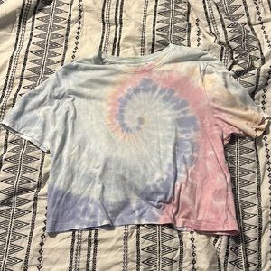 Abercrombie cropped relaxes tie dye tee